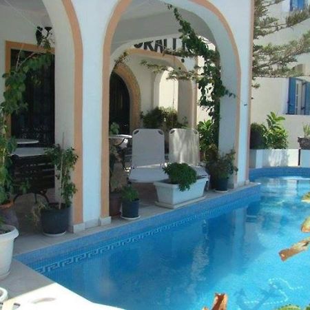 Hotel Koralli คามารี ภายนอก รูปภาพ