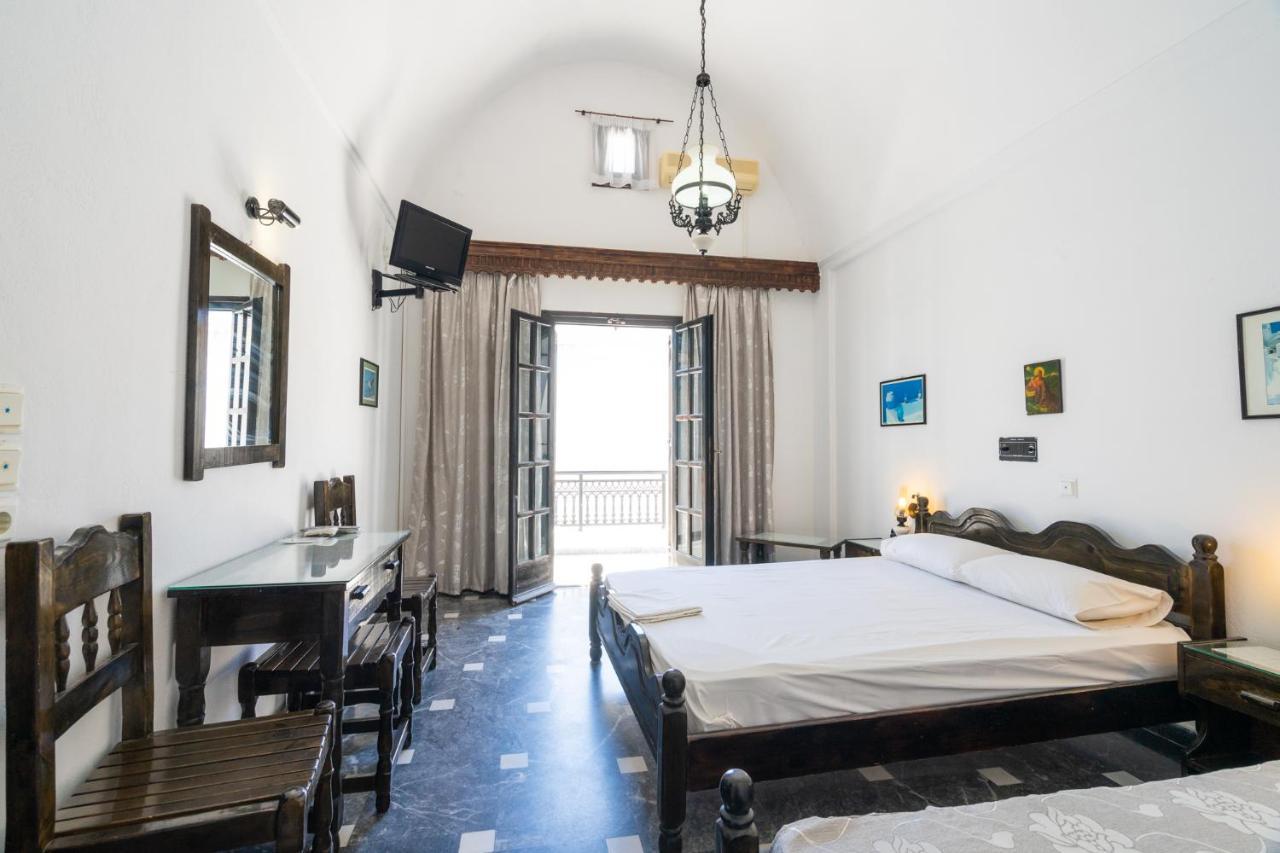 Hotel Koralli คามารี ภายนอก รูปภาพ