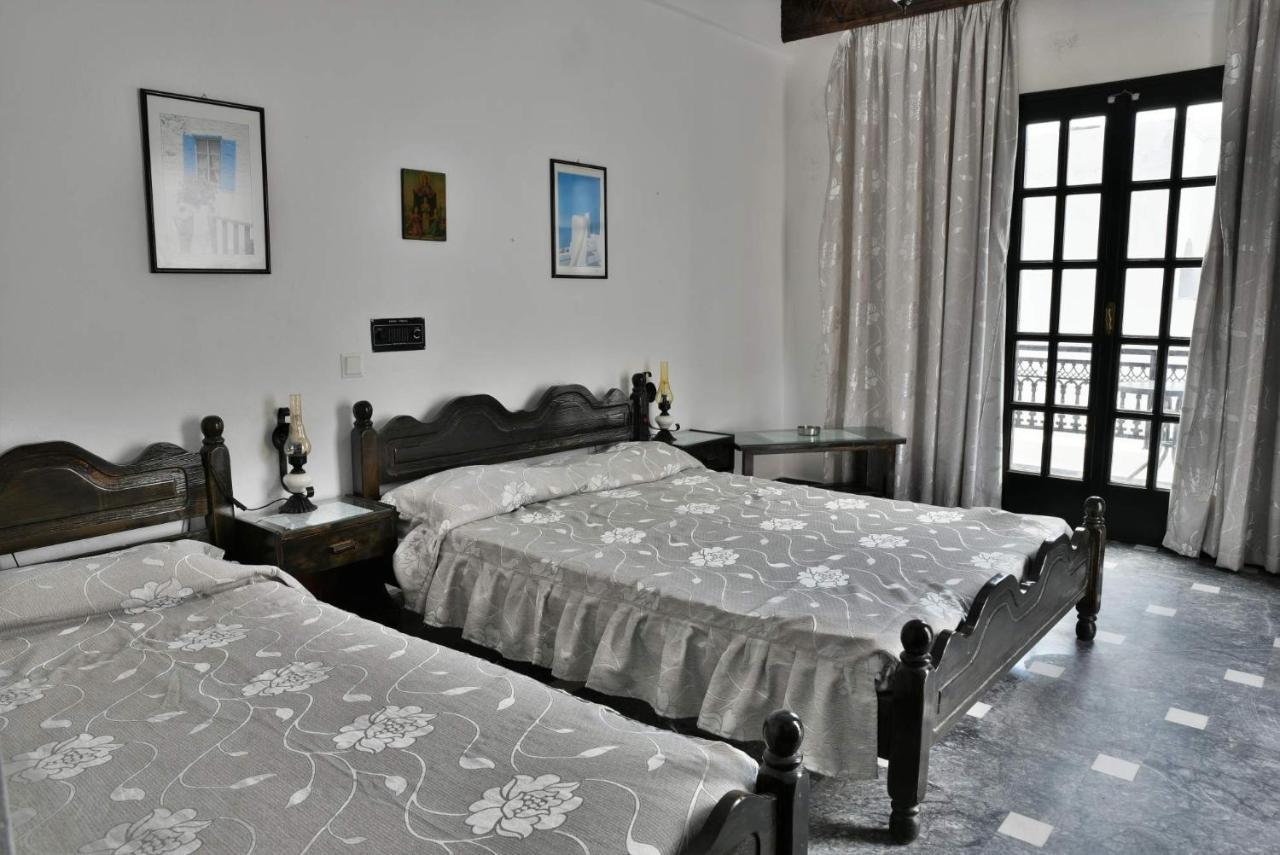 Hotel Koralli คามารี ภายนอก รูปภาพ