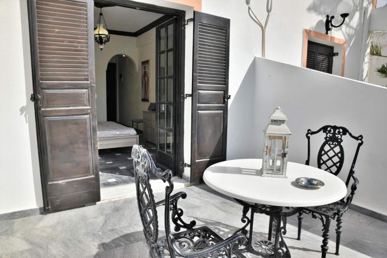 Hotel Koralli คามารี ภายนอก รูปภาพ