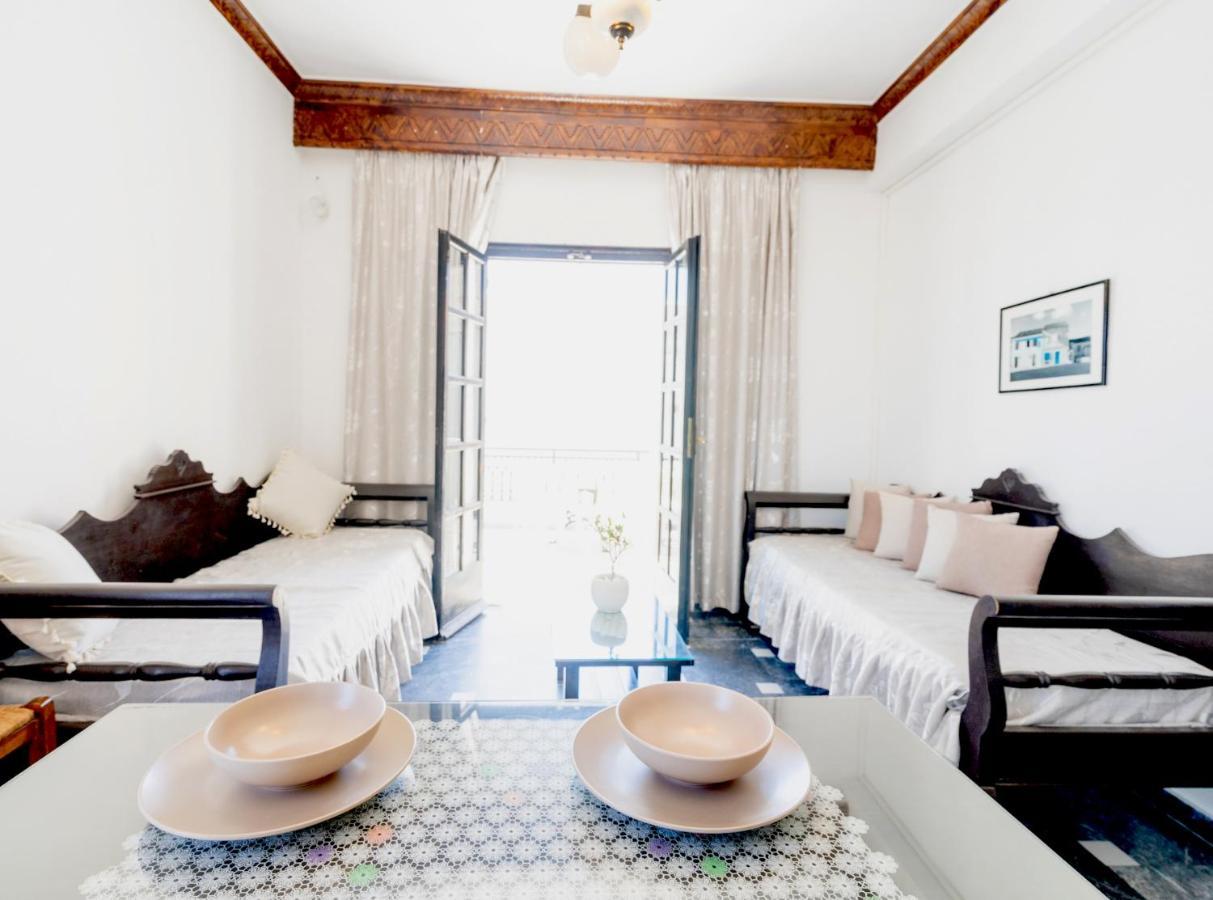 Hotel Koralli คามารี ภายนอก รูปภาพ