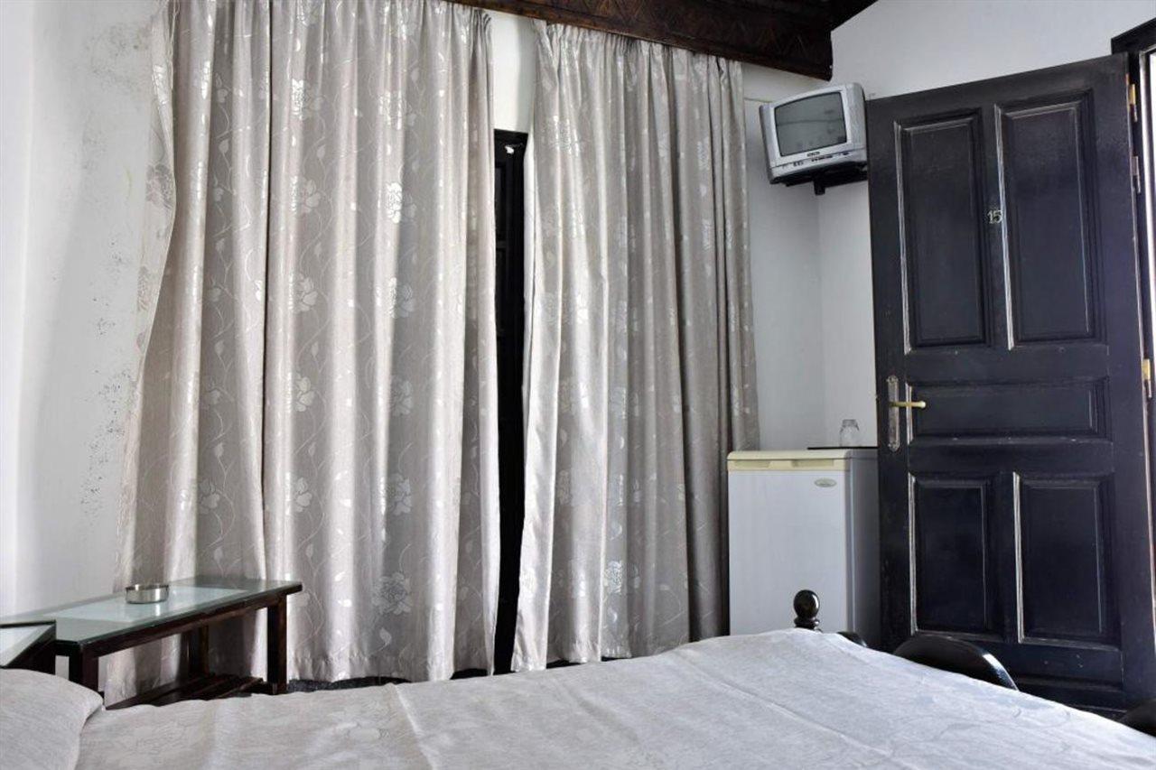 Hotel Koralli คามารี ภายนอก รูปภาพ